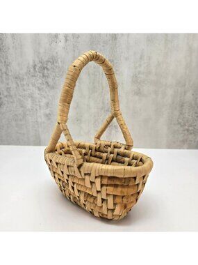 Vintage Small Woven Basket With Handle - Handcrafted Rustic Decor Piece CM2325